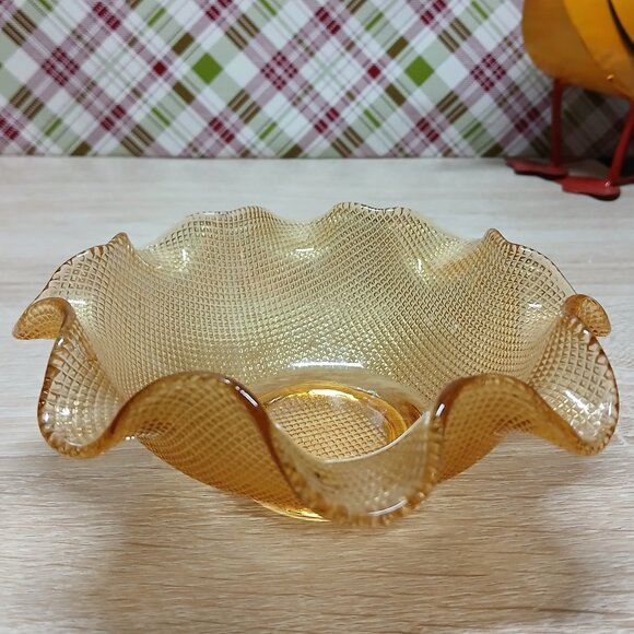 Vintage Amber Glass Ruffled Edge Crosshatch Grid Pressed Glass Decorative Bowl - Picture 8 of 10
